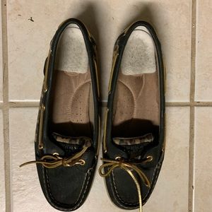 Sperry leopard & black shoes